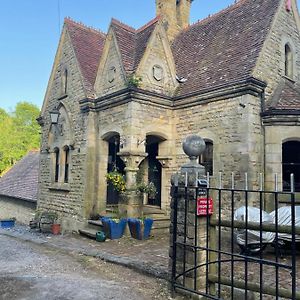 South Lodge House Dormansland Exterior photo