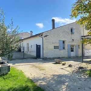 Domaine De La Laigne - Spa Appartement Asnières-la-Giraud Exterior photo