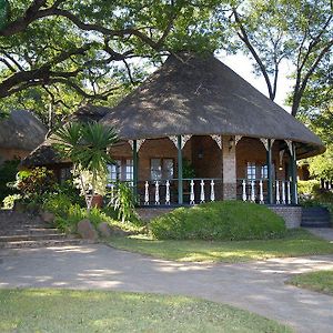 Stanley And Livingstone Game Reserve Hotel Victoriawatervallen Exterior photo