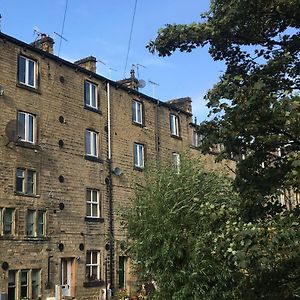 Up-Top Cottage Holmfirth Exterior photo