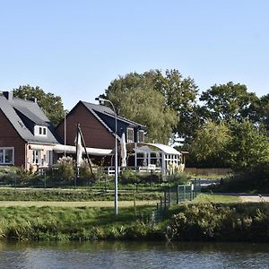 Pension Zur Schleuse Garni Am Elbe Luebeck - Kanal In Witzeeze Hotel Exterior photo