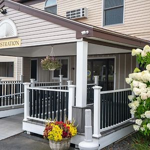 All Seasons Inn & Suites Bourne Exterior photo