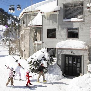 Palisades Tahoe Lodge Olympic Valley  Exterior photo