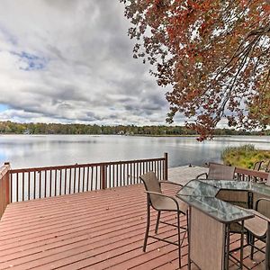 Lakefront Poconos Home With Game Room And Kayaks! Tobyhanna Exterior photo