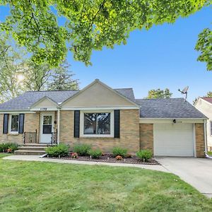 Gorgeous 3 Bedroom Home, Minutes From Lambeau! Green Bay Exterior photo