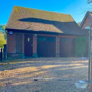 The Little Gable Appartement Wavendon Exterior photo