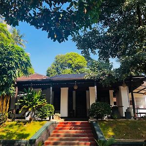 Sadamadala Guest House Kandy Exterior photo