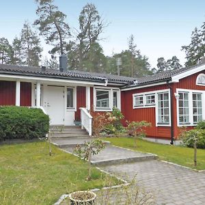 Three-Bedroom Holiday home 0 in Saltsjö-Boo Bjorknas  Exterior photo