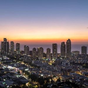 Luxury Highrise Oceanview Apt Appartement Bat Yam Exterior photo