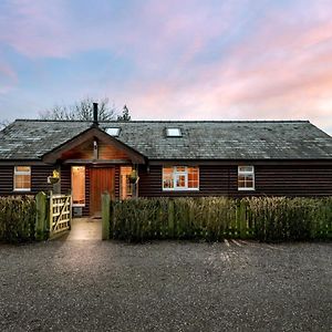 The Country Lodge At Hill House Farm Cheshire Tarporley Exterior photo