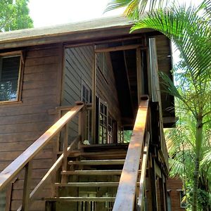Tropical Treehouse Appartement Sandy Bay Exterior photo