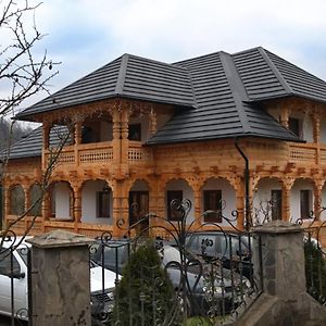 Casa Traditionala Breb Hotel Exterior photo