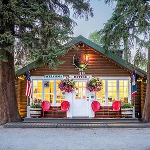 Log Cabin Motel Pinedale Exterior photo