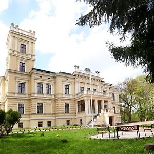 Palac Biedrusko Hotel Poznań Exterior photo