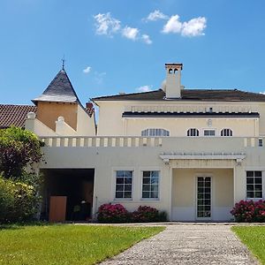 La Casa Blanca Hotel Janneyrias Exterior photo