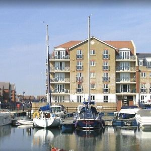 Fabulously Located Marina Apartment - Marina Views Pevensey Exterior photo