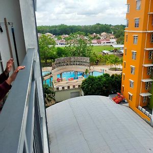 Bayou Lagoon Muslim Apartment Malacca Exterior photo