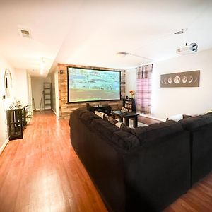 Cute 2-Brm Walkout Apt With Pool Table And Theater Appartement Lexington Exterior photo