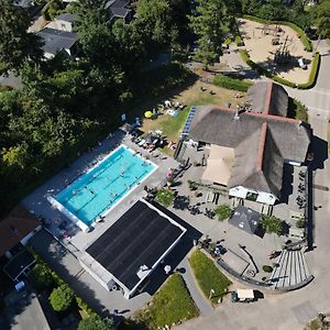 Vakantiepark de Thijmse Berg Hotel Rhenen Exterior photo