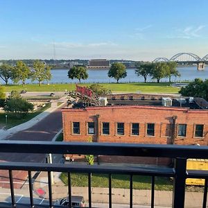 River Front Luxury Furnished Studio Downtown Qc Appartement Davenport Exterior photo