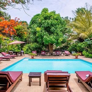 Hibiscus House Gambia Hotel Brufut Exterior photo