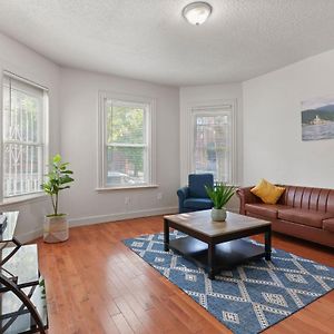 Frog Hollow Red Door Retreat Appartement Hartford Exterior photo