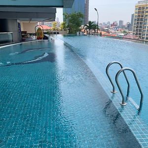B70 Hc Rental Apartment At Tk Central With Swimming Pool & Gyms Phnom-Penh Exterior photo