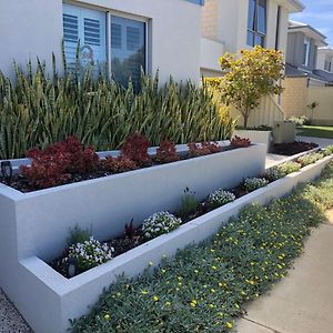 Blue House By The Sea Adult Retreat Hotel Kinross Exterior photo