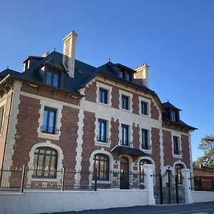 Domaine Du Lion Rouge Bed and Breakfast Coucy-le-Château-Auffrique Exterior photo