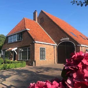 Rustig Logeerverblijf Aan De Rand Van De Stad Appartement Lekkum Exterior photo