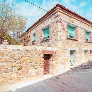 Miniq Homes 104 - The Luxurious Stone Retreat Foça Exterior photo