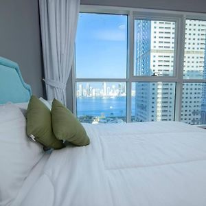 New Sunny Spacious 2Br Beach Viewapt Appartement Sharjah Exterior photo