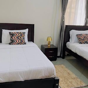 Cozy Living By Miranda, Acacia Unlimited Wifi Netflix Free Parking Appartement Kampala Exterior photo