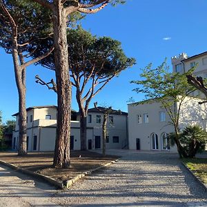 Re Versiliana Junior-House Hotel Marina di Pietrasanta Exterior photo