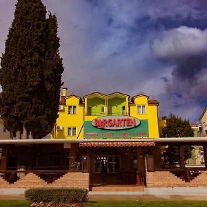 Hotel Biergarten Medulin Exterior photo