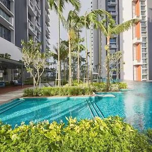 Grand Medini Residence Nusajaya By Stayrene Exterior photo