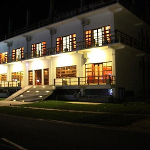 Rise & Set Arugam Bay Hotel Exterior photo