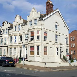 The Little Flat On The Corner Appartement Cromer Exterior photo