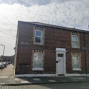 Family Home Near City Centre - New King Bed! Carlisle  Exterior photo