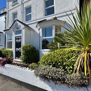 Spacious 4-Bed Beach Retreat For Families Steps From The Shore In Pevensey Bay Villa Exterior photo