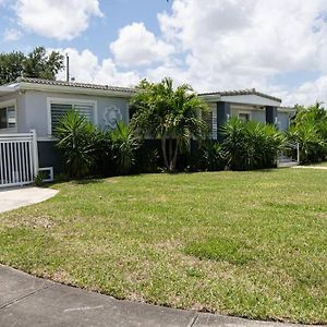 Sunny Miami Retreat, 4Br House With Private Pool, Family Friendly, Min From Airport & Beaches Villa Exterior photo