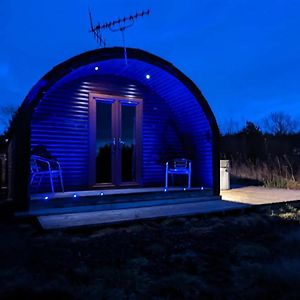 Pond View Pod 3 With Private Hot Tub - Pet Friendly -Fife - Loch Leven - Lomond Hills Villa Kelty Exterior photo