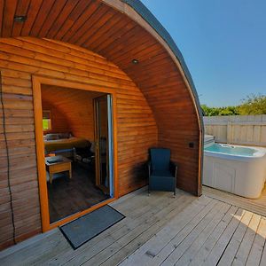 Pond View Pod 2 With Private Hot Tub -Pet Friendly- Fife - Loch Leven - Lomond Hills Villa Kelty Exterior photo