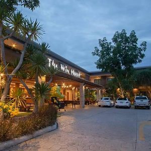 The Win Hotel Bang Saphan Exterior photo