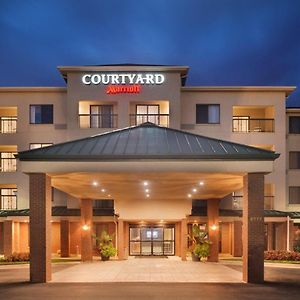 Courtyard By Marriott Dayton Beavercreek Hotel Exterior photo