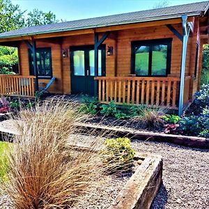 The Malvern Hills, Courtyard Cabins,Tom Cabin Great Malvern Exterior photo