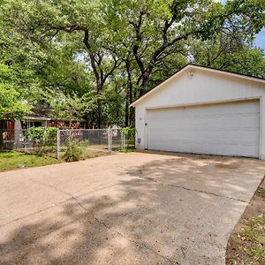 Charming Home About 4 Mi To Fort Worth Stockyards! River Oaks Exterior photo