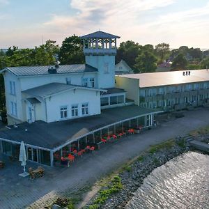 Hotel Promenaadi Haapsalu Exterior photo