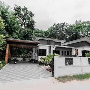 69Ying Yang House 3Br Sawankhalok Villa Exterior photo