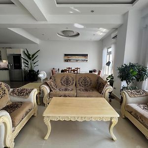 Spacious Duplex Penthouse With 3 Bedrooms In Tay Ho Hanoi Exterior photo